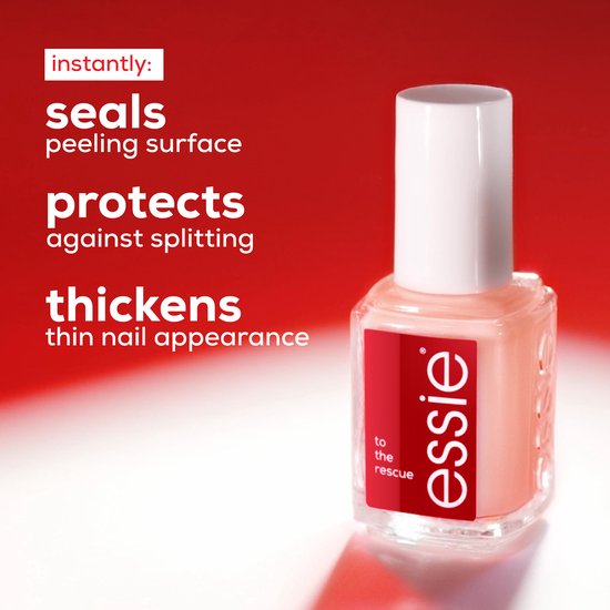 Essie nagellak flesje met een perzikkleurige tint, met het label 'to the rescue'.