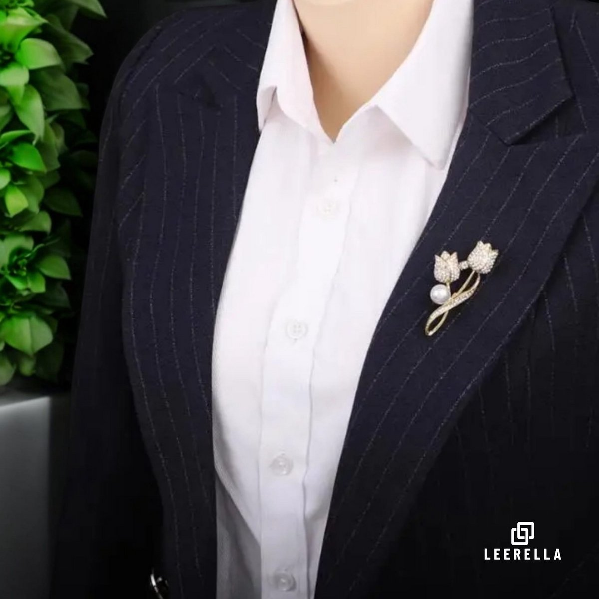 Leerella Luxueuze Tulpenbroche met Parel – Elegantie in Goudkleur Broche