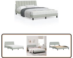 vidaXL Bed met matras fluweel lichtgrijs 120x200 cm