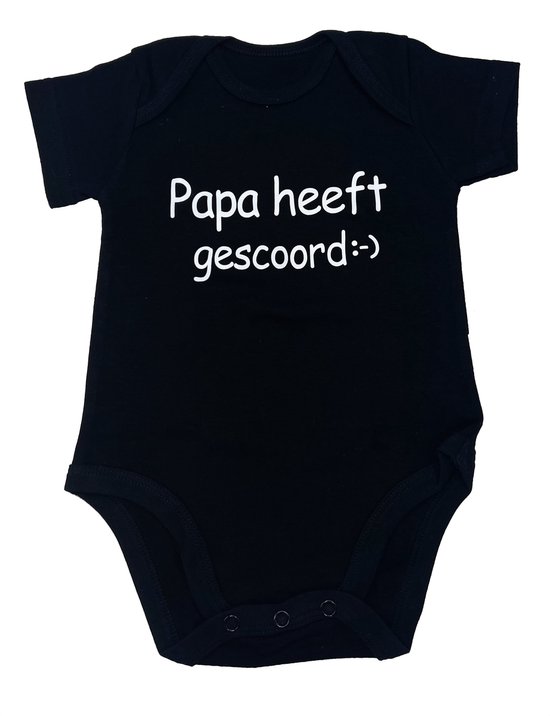 Kraamcadeau brievenbus - zwarte romper en babysokjes, rechtstreekse verzending met kaartje - kraamkado voetbal, kraamcadeau per post van Blessingmees. — afbeelding 2