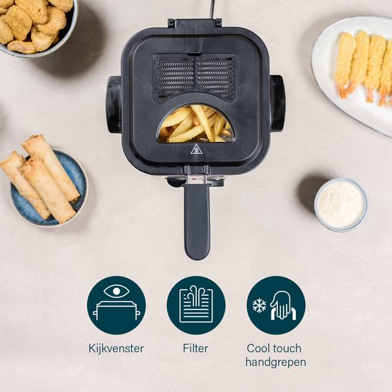 Compacte frituurpan met kijkvenster en een mandje met frietjes.