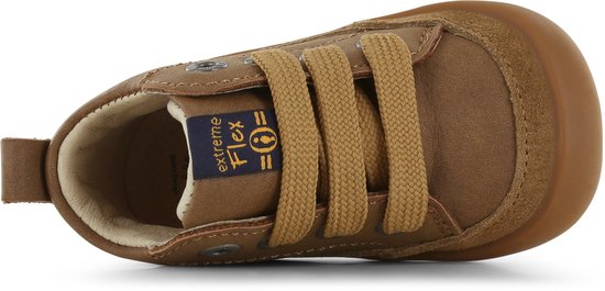 Bruine leren Shoesme bootie met veters en suède neus. De label 'extreme Flex' is zichtbaar.