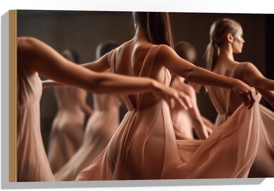 Hout - Elegante Vrouwen in Jurken aan het Dansen - 60x40 cm - 9 mm dik - Foto op Hout (Met Ophangsysteem)