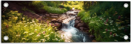 Tuinposter – Rivier Omringd door Bloemetjes Stromend door het Bos - 60x20 cm Foto op Tuinposter (wanddecoratie voor buiten en binnen)