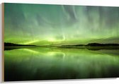 Hout - Fel Noorderlicht boven Meer - 120x80 cm - 9 mm dik - Foto op Hout (Met Ophangsysteem)