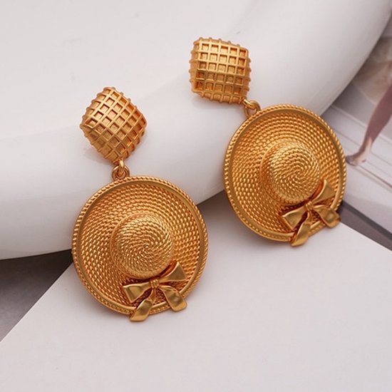 Boucles d'oreilles pendantes chapeau de paille Vintage : finition plaquée  or avec