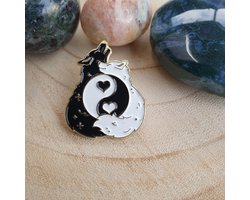 foto van Enamel pin, broche, speldje, verzamelen, kleding versieren, wolven