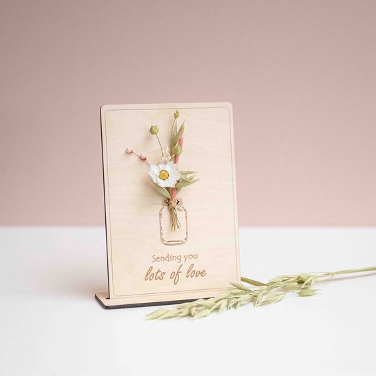 Kadoosje mini "Lots of love" - by Nordhus - mini boeketje op houten kaartje - droogbloemen (rose) - origineel cadeau - moederdag - liefs - verjaardag - beterschap - zomaar - attentie - troost - presentje - kadootje