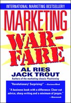 Boek "Marketing Warfare" door Al Ries & Jack Trout. Rode tekst op gele en witte achtergrond.