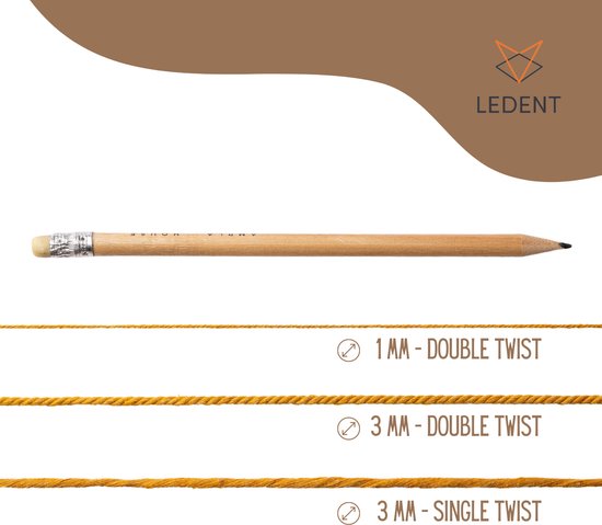 Afbeelding van Ledent macramétouw: een potlood, 1mm dubbel gedraaid, 3mm dubbel gedraaid en 3mm enkel gedraaid geel touw.