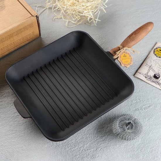 MAYSTERNYA Grillpan Gietijzer - 28 x 28 x 4 cm - Geschikt Voor Inductie - Steakpan - Grillen - Bakken - BBQ Accessoires - Grillplaat - Barbecue - Gietijzer - Pannenset - Barbecue Cadeau - Cadeau - Cadeaupakket - Mat Zwart