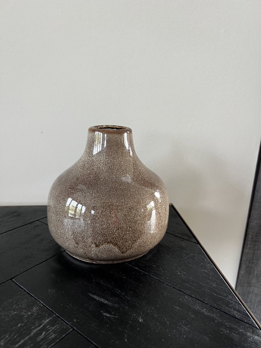 Klein bruin handgemaakt vaasje - 12,5 cm