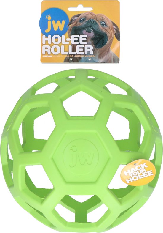 Grote groene JW Hol-ee Roller bal met openingen in een honingraatpatroon.