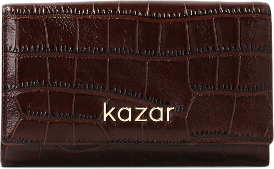 Sleek, horizontal wallet in embossed leather