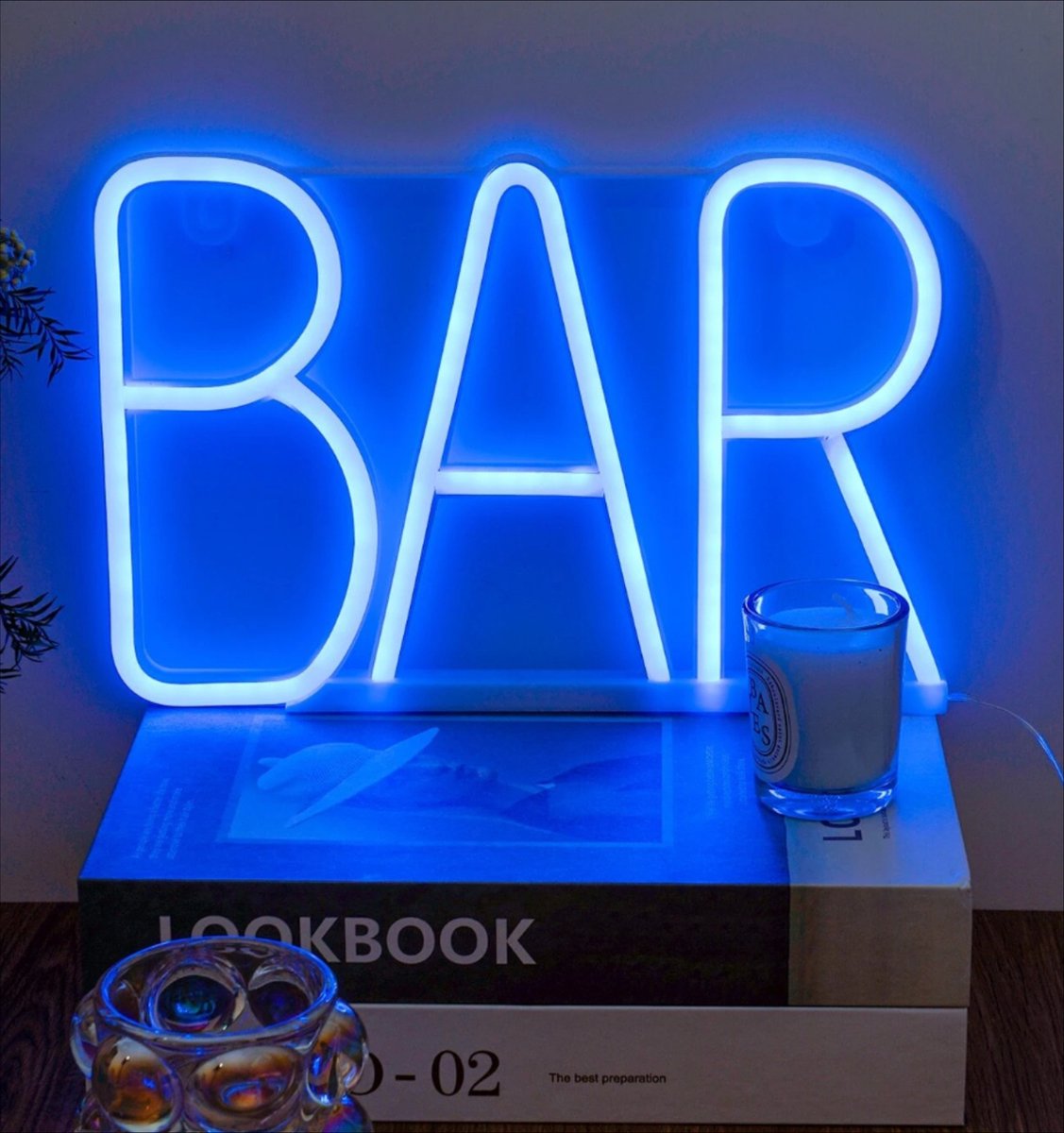 Neon verlichting bar - Bar - Neon wandlamp - Neon ligt - Led - Blauw - Sfeerverlichting - Neonlicht - Neon lamp - Neonverlichting - Neon verlichting - Tafellampen - Verlichting - Kindertafellampen - Kinderlamp – Kinderkamer – Bar verlichting