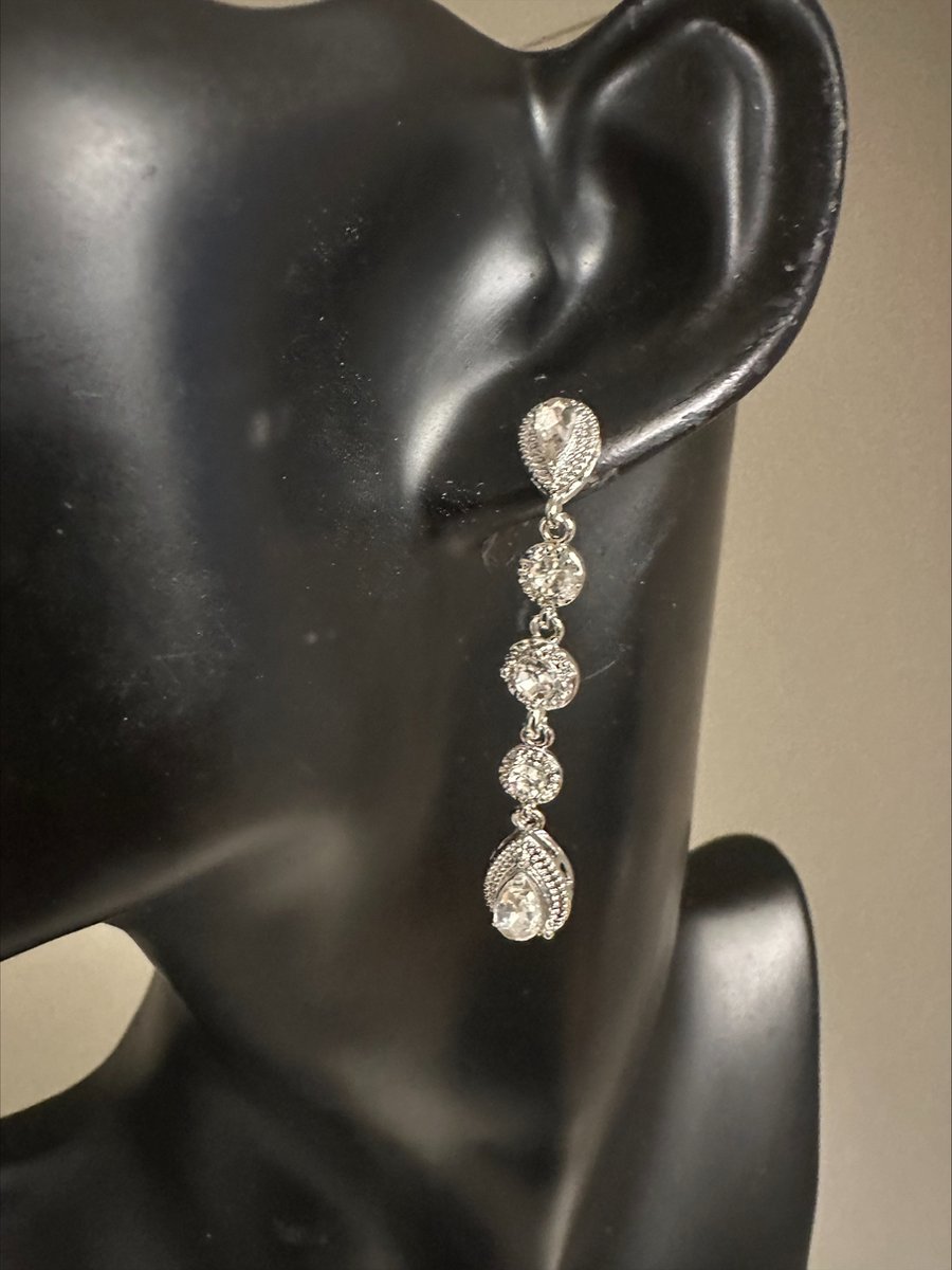 Elegante glitter zirkonia oorstekers | Make up | Parfum | Moederdag | Verjaardagscadeau| Cadeautje| Valentijnsdag| Kado | sieraden | vaderdag | oorbellen | oorsieraden
