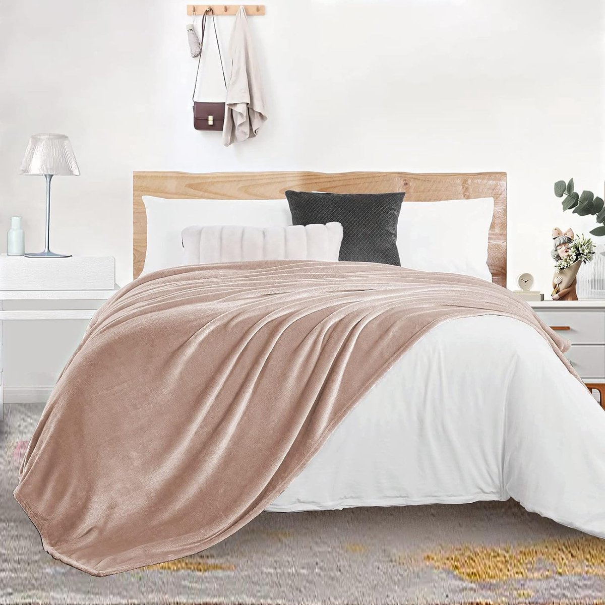 Thuys Knuffeldeken pluizig 130 x 160 cm - klein fleecedeken bankdeken bankdeken Oeko-TEX® gecertificeerd - superzachte fleecedeken als banksprei - deken beige