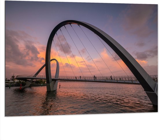 Dibond - Brug - Water - Zonsondergang - Mensen - 100x75 cm Foto op Aluminium (Wanddecoratie van metaal)