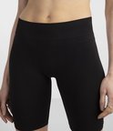 Zwarte PCLONDON NYLON fietsshort van PIECES met een geribbelde tailleband.