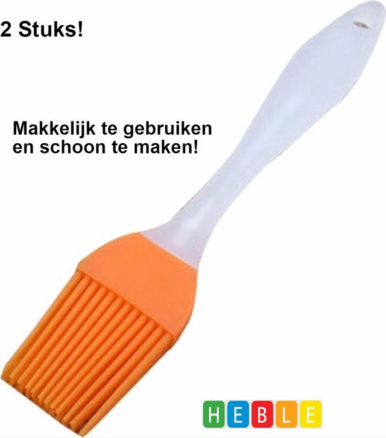 Oranje siliconen bakkwast met wit handvat op witte achtergrond.