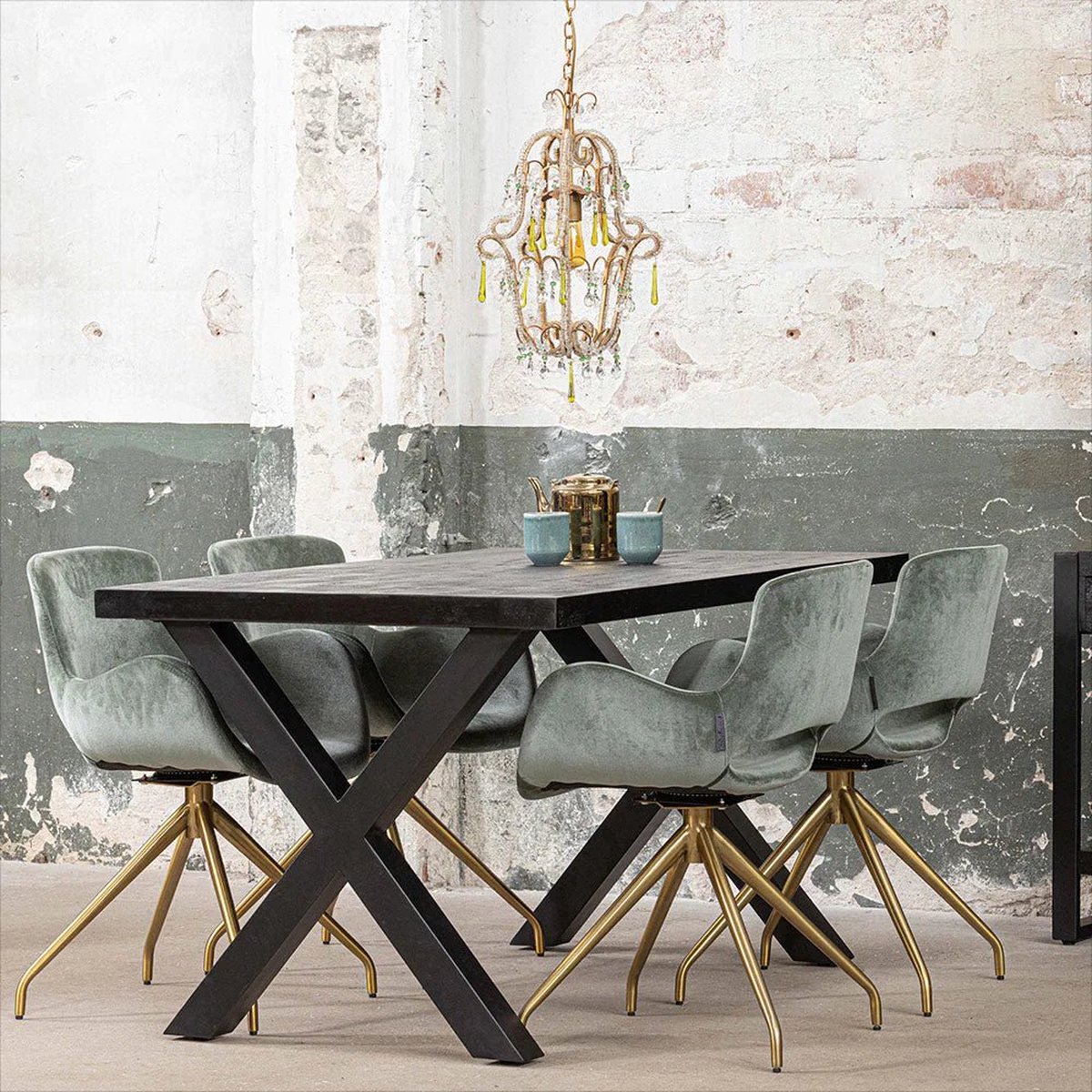 Mangohouten Eettafel Columbus Black Rechthoek 240x100 cm Mahom Industrieel - Dinertafel van Mangohout & Metaal - Industriële Eettafel