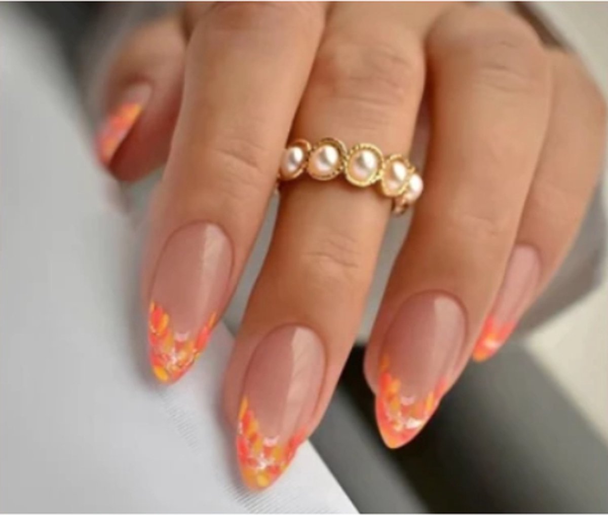 Goedkoopste Press On Nails - Nep Nagels - Oranje - Floral - Almond - Manicure - Plak Nagels - Kunstnagels nailart - Zelfklevend - 8ORA