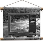 Textielposter - Oude Vintage Televisie met Doorkijk op Rivier (Zwart-wit) - 40x30 cm Foto op Textiel