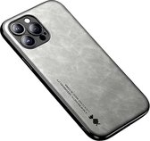 iPhone 12 hoesje - Light Grey - Fluweelachtig - Shock proof