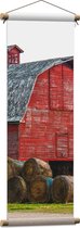 Textielposter - Hooibalen voor Rode Boerderij - 30x90 cm Foto op Textiel
