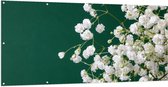 Tuinposter – Kleine Witte Bloemen aan Takjes Voor Donker Groene Achtergrond - 200x100 cm Foto op Tuinposter (wanddecoratie voor buiten en binnen)