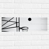 Muursticker - Bal Vallend in Basket (Zwart-wit) - 60x20 cm Foto op Muursticker