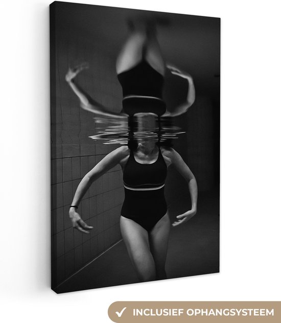 Canvasdoek - Foto op canvas - Vrouw - Ballerina - Water - Dans - Zwart wit - Canvas zwart wit - 80x120 cm - Canvas schilderij