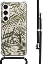 Hoesje met koord - Geschikt voor Samsung Galaxy S23 - Palmbladeren - Verstelbaar zwart koord - Crossbody - Planten - Transparant, Groen - Leuke Telefoonhoesjes