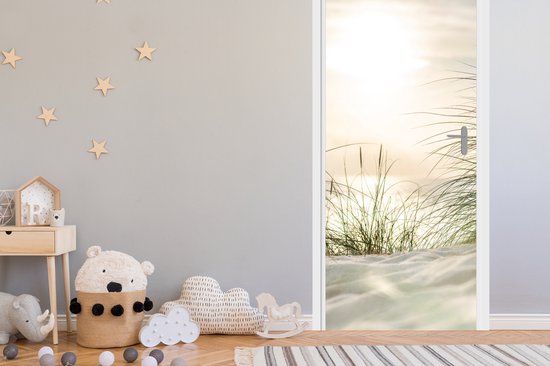 Deurposter 80x215 cm - Deursticker Vallei bij Schoorl in de duinen