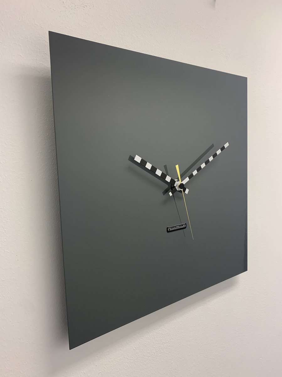 Wandklok CHANTALBRANDO -- TIME SQUARE 40 -- NARDO GREY -- MODERN DESIGN -- MADE IN HOLLAND - HOOGGLANS GRIJS