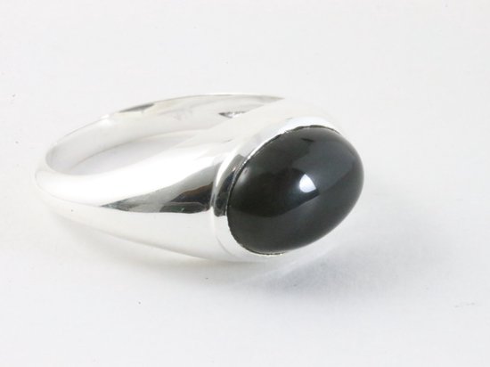 Zilveren ring met onyx - maat 21.5