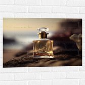 Muursticker - Flesje - Parfum - Bloemetjes - 75x50 cm Foto op Muursticker
