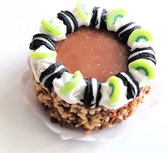 Miniatuur chocolade vruchten taartje schaal 1:12 / Poppenhuisinrichting / poppenhuisaccessoires