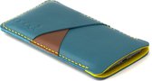 Coque iPhone 15 Pro Max en cuir JACCET - Cuir pleine fleur turquoise avec espace pour cartes de crédit et/ou billets