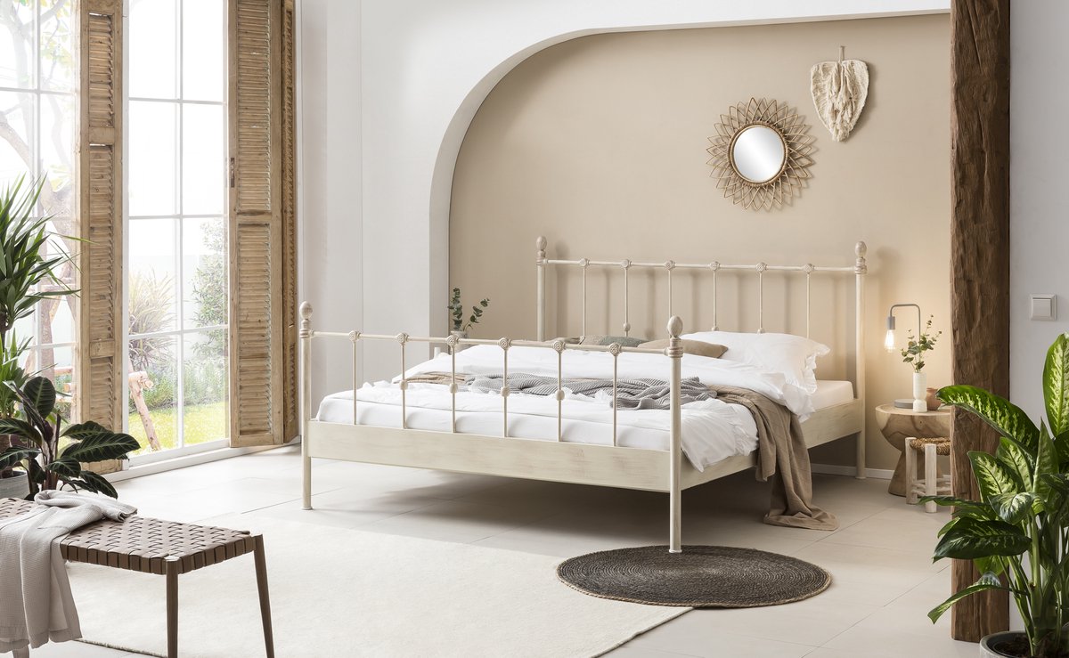 Bed Box Wonen Francesca metalen bed Zand/Koper 180x200 cm