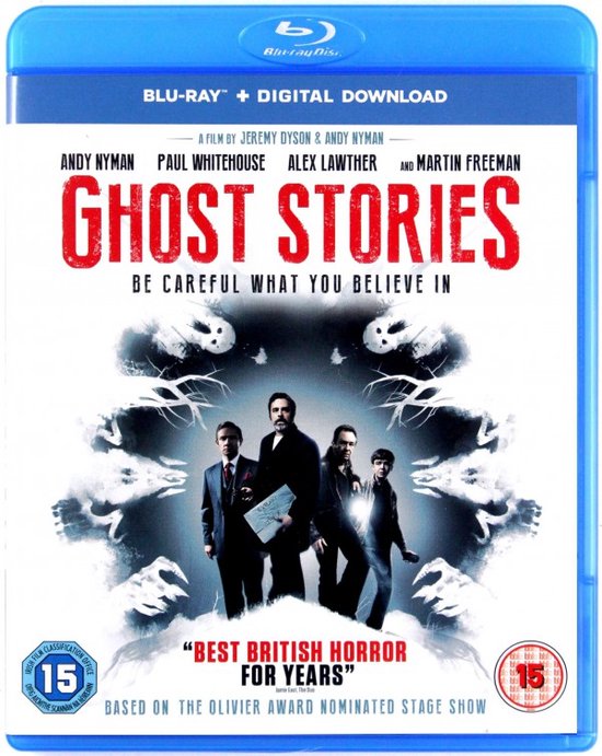 Ghost Stories Blu-ray hoes met vier mannen op de voorgrond en angstaanjagende figuren op de achtergrond. "BEST BRITISH HORROR FOR YEARS".