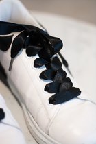 Schoenveters plat satijn luxe - zwart breed - 120cm met zilveren stiften veters voor wandelschoenen, werkschoenen en meer