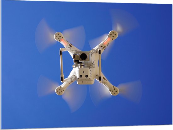 Acrylglas - Onderaanzicht van Vliegende Drone onder Blauwe Lucht - 100x75 cm Foto op Acrylglas (Wanddecoratie op Acrylaat)