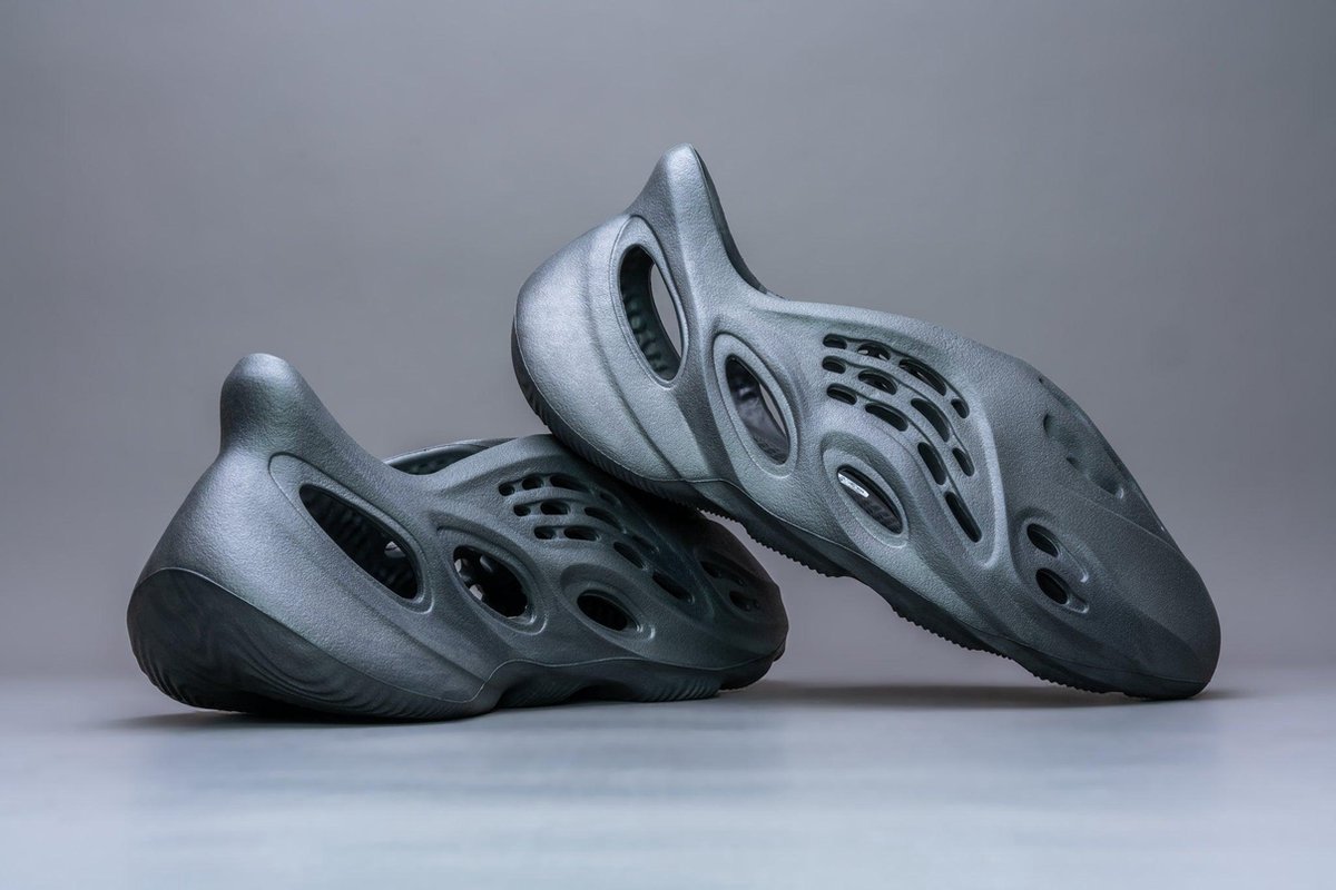 adidas Yeezy Foam Runner Onyx - IG5349 - Maat 43 - 2022 - Kleur