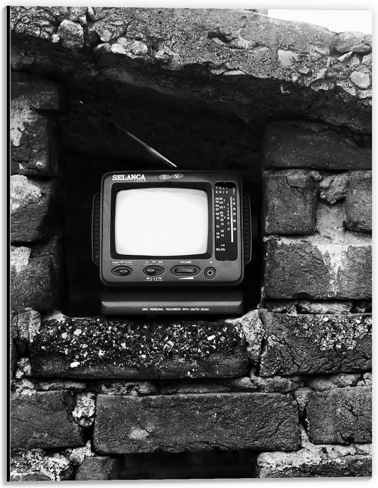 Dibond - Ouderwetse Televisie in de Muur (Zwart-wit) - 30x40 cm Foto op Aluminium (Met Ophangsysteem)