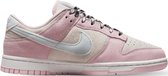 Nike Dunk Low LX Pink Foam (W) maat 37.5