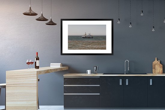Photo encadrée - Cadre photo Bateau de pêche sur la mer du Nord 90x60 cm - Affiche encadrée (Décoration murale salon / chambre) / Mer et plage