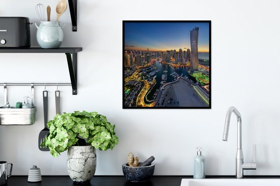 Fotolijst incl. Poster - Foto van nachtelijk Dubai Marina - 40x40 cm - Posterlijst