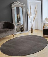 Tapis pour salon ou chambre en anthracite 140x200 cm | Moquette à poils courts moderne et douce | ovale | Fond antidérapant | Lavable jusqu'à 30 degrés | Tapis pour chambre ou salon | Tapis RELAX par The Carpet