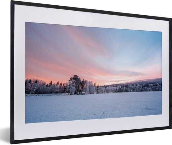 Photo en cadre - Le paysage d'hiver au cadre photo norvégien Oslo noir avec passe-partout blanc 60x40 cm - Affiche sous cadre (Décoration murale salon / chambre)
